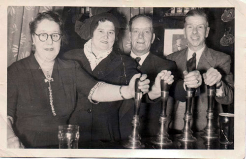 What was a King's Cross boozer like in the 1940s? - Gasholder